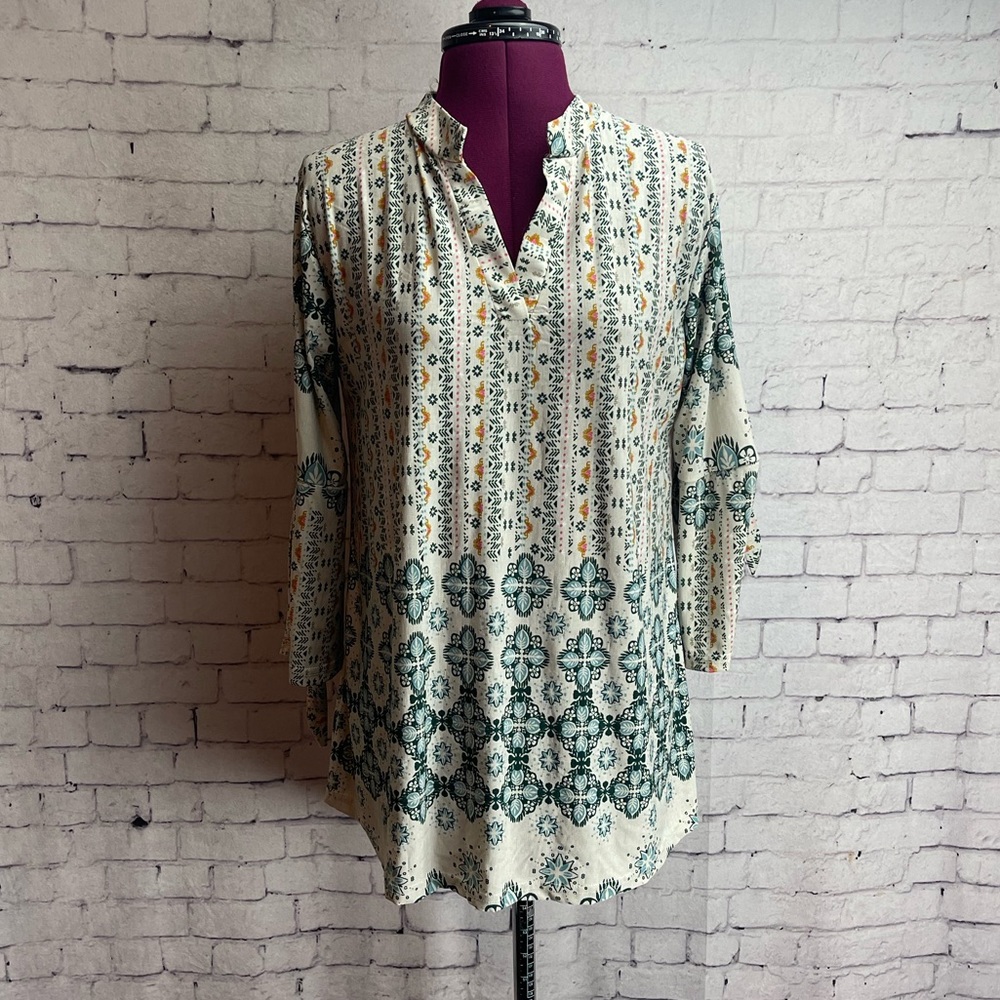 Lildy split sleeve tunic size small - medium